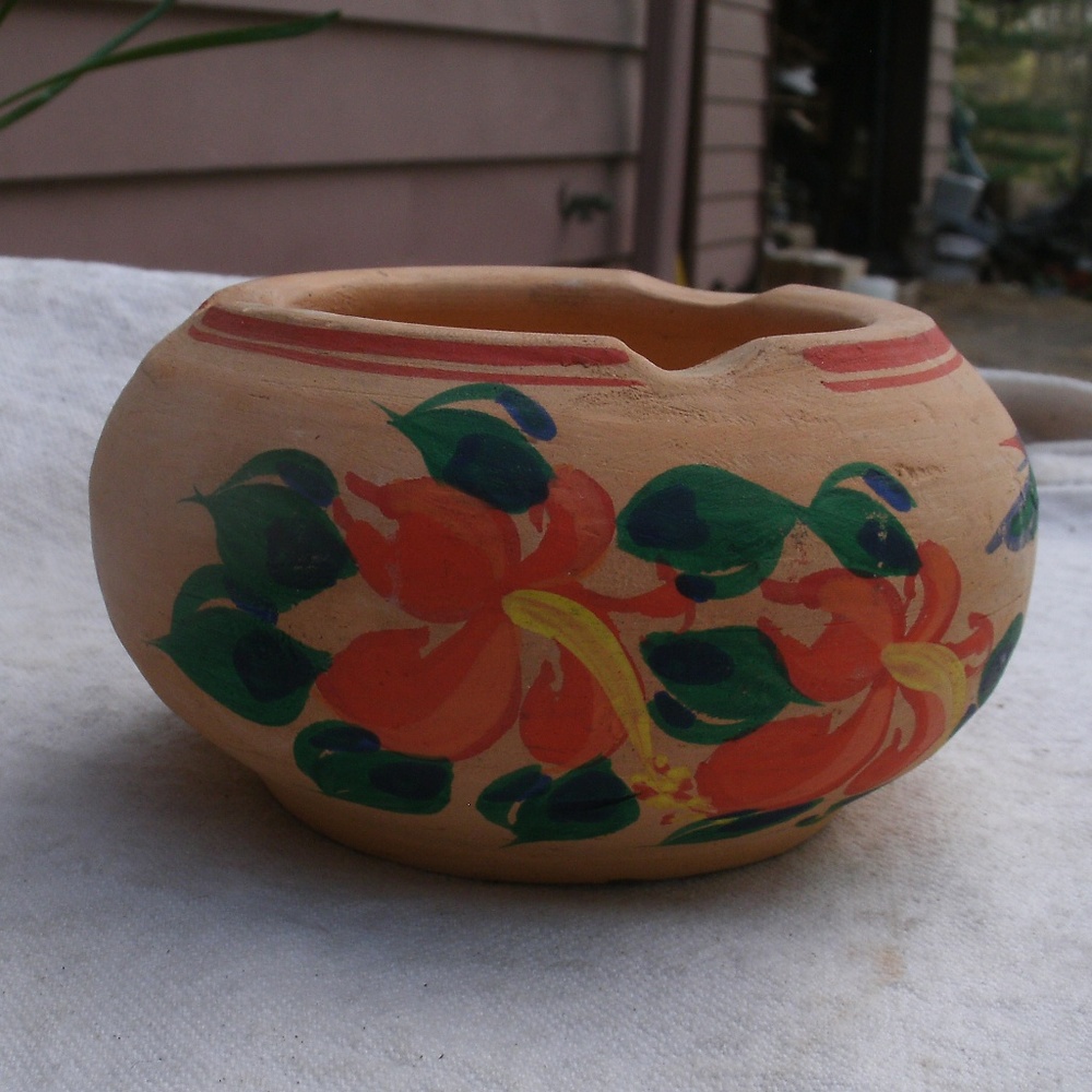 Vintage Handmade Pottery Ashtray signed by artist - Picture 1 of 8